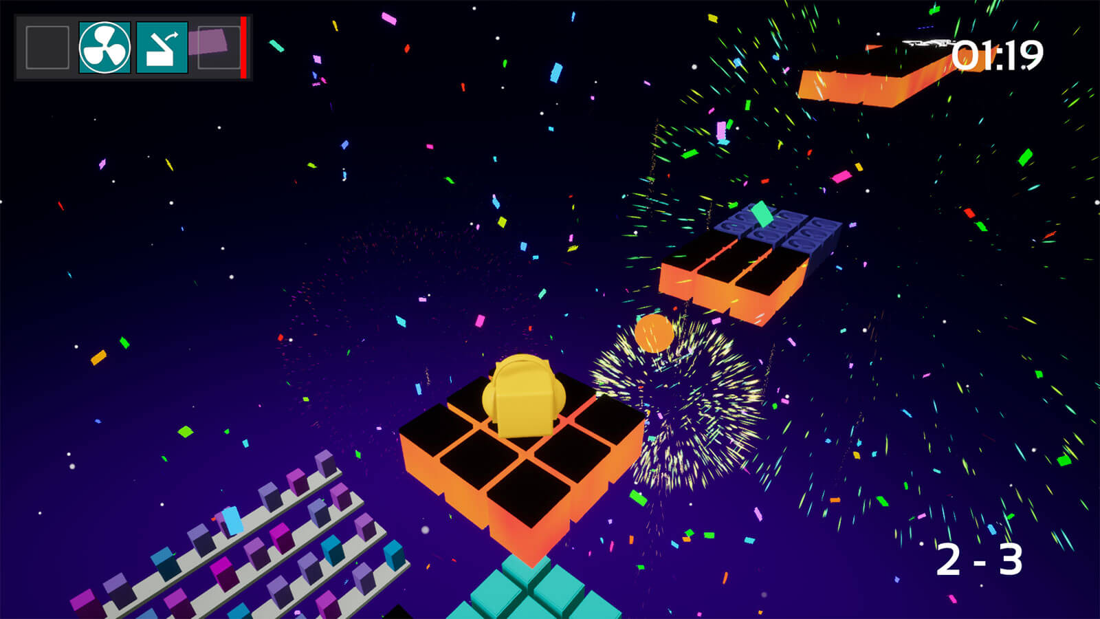 Un bloque dorado se mueve sobre una plataforma con fuegos artificiales multicolores explotando al fondo