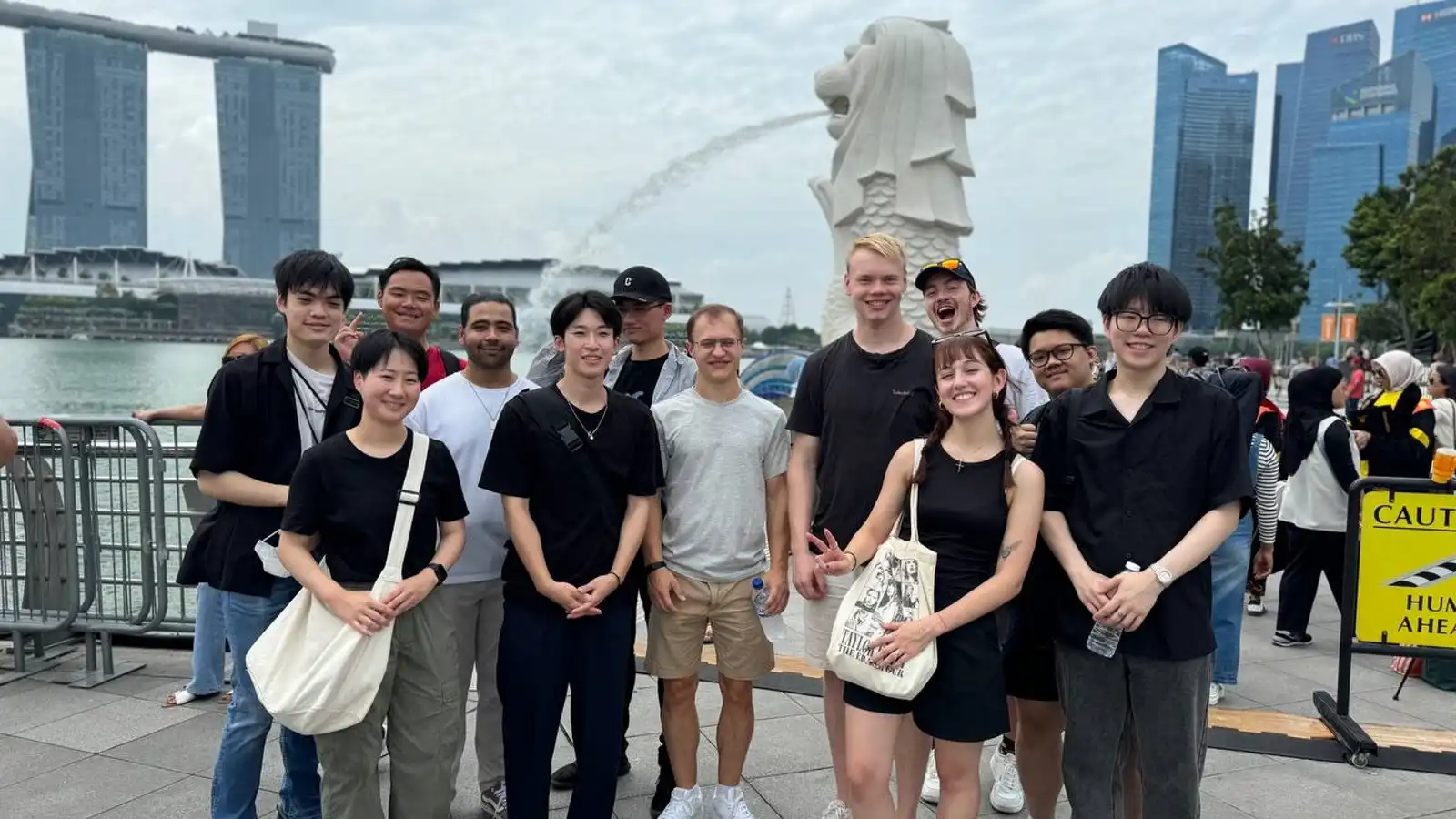 Virginia Diez with internationals students from SIT in an excursion.